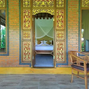 Hanaya , Ubud Indonesia