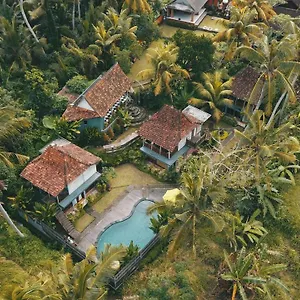 Puri Sundaram , Ubud Indonesia